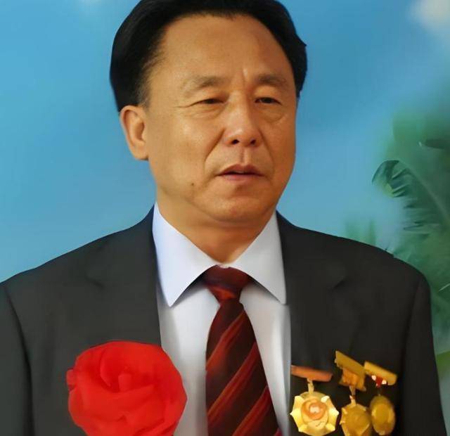觉生下11个私生子75岁还在开枝散叶开元棋牌试玩在逃富豪10位情妇翻牌睡(图5)