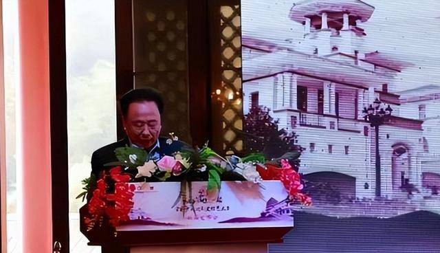 觉生下11个私生子75岁还在开枝散叶开元棋牌试玩在逃富豪10位情妇翻牌睡(图10)