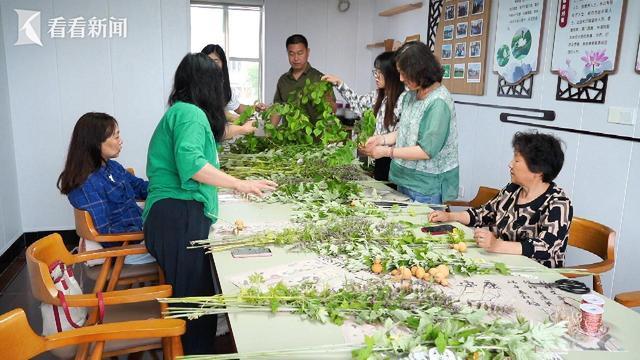个传统佳节为何能全球圈粉无数开元ky棋牌老外也玩嗨！这(图2)