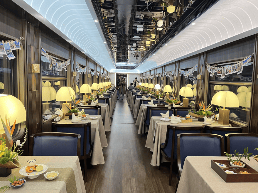 游专列“熊猫专列·成都号”：班期价格新鲜出炉开元棋牌网站2026年成都出发到新疆豪华旅(图10)