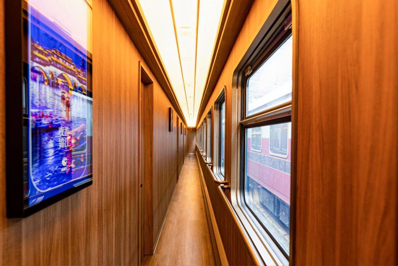 游专列“熊猫专列·成都号”：班期价格新鲜出炉开元棋牌网站2026年成都出发到新疆豪华旅(图2)